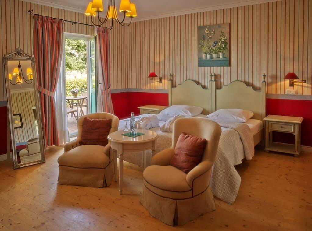 Der Linslerhof - Hotel, Restaurant, Events & Natur Überherrn Eksteriør bilde